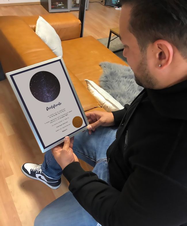 Cliente con il suo certificato stellare personalizzato